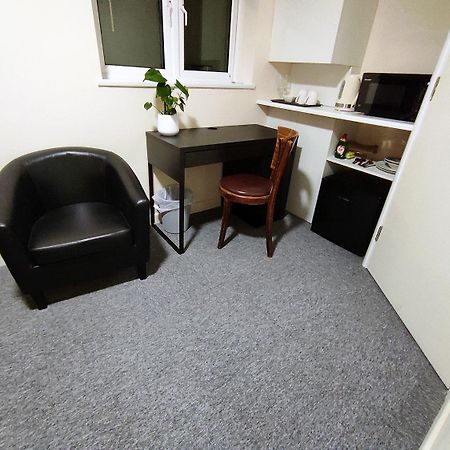 Osney Hazel Studio - Self Contained Studio Flat Оксфорд Екстер'єр фото